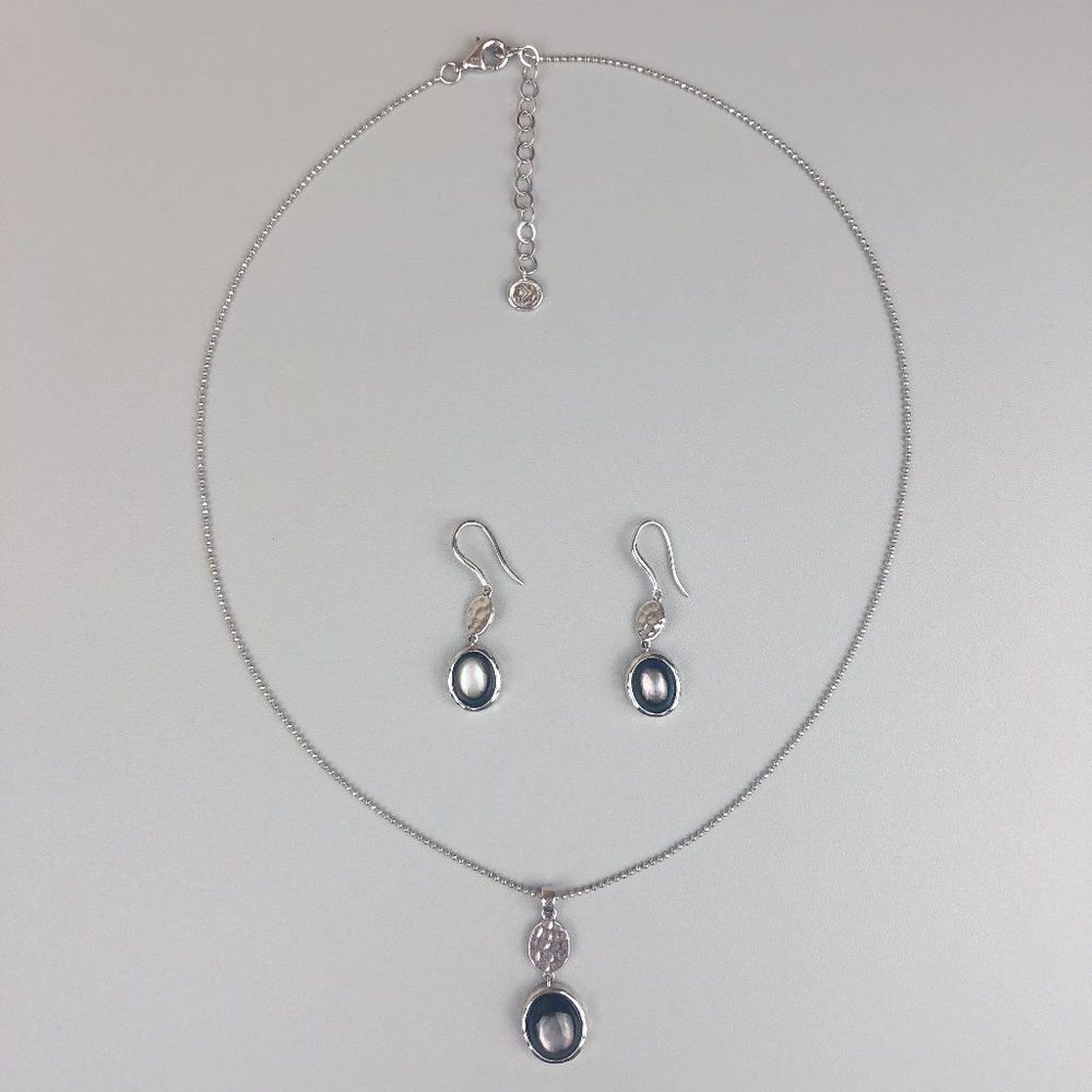 Silpada Dark Moon Grey Mother-of-Pearl Pendant Necklace P412720